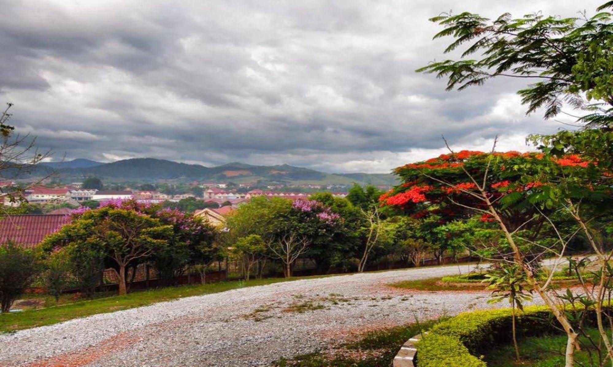 Vansana Plain Of Jars Hotel Muang Phônsavan Εξωτερικό φωτογραφία
