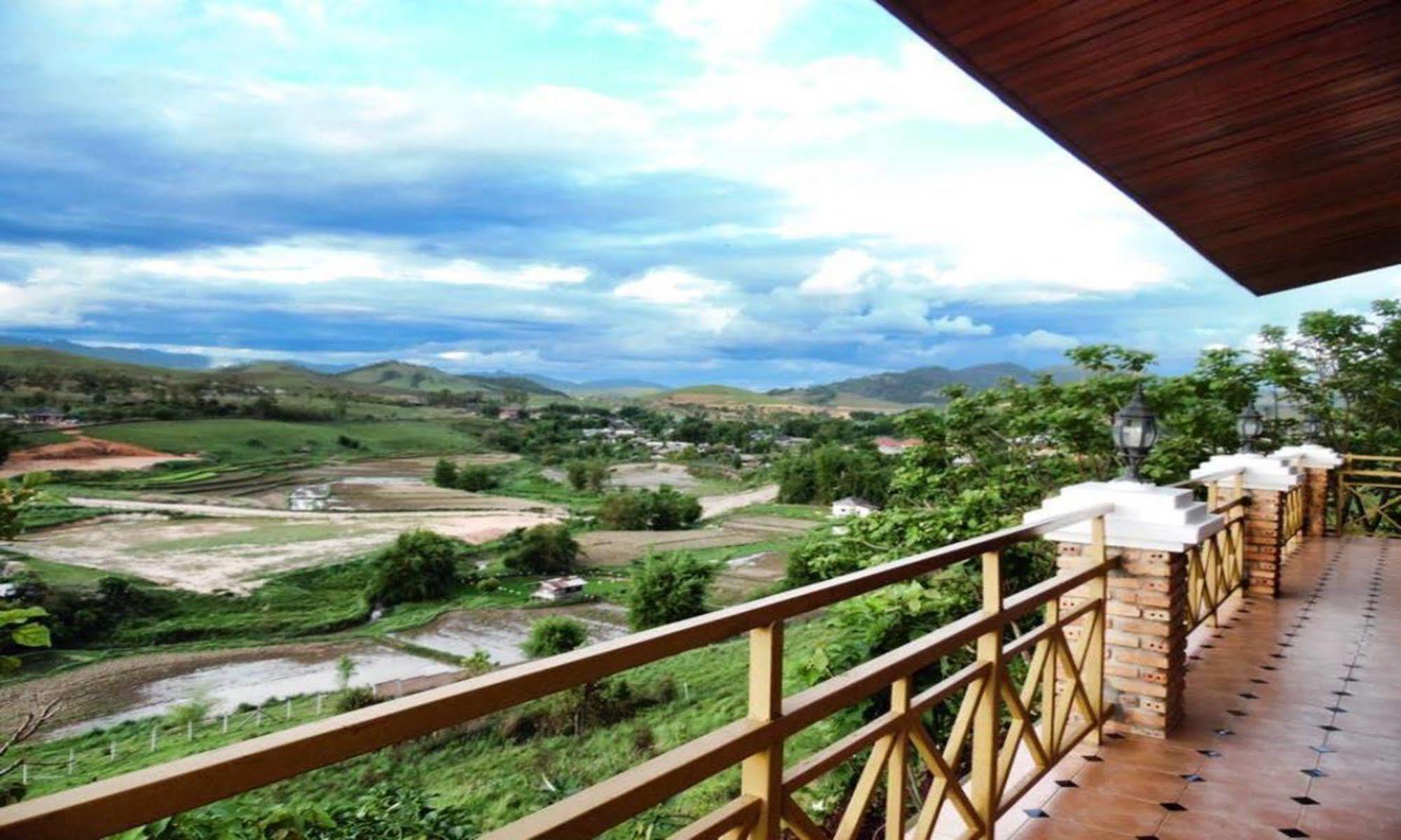Vansana Plain Of Jars Hotel Muang Phônsavan Εξωτερικό φωτογραφία