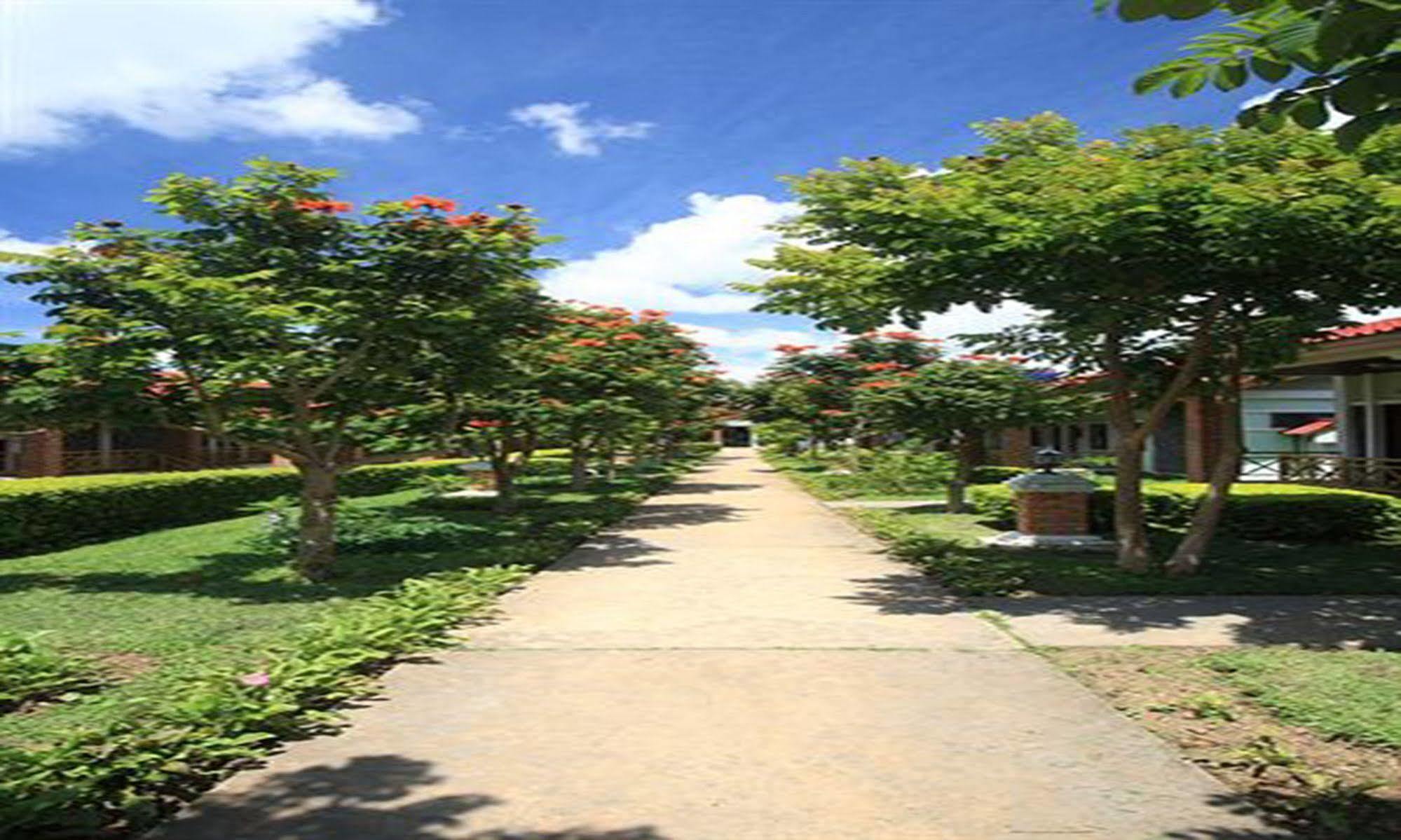 Vansana Plain Of Jars Hotel Muang Phônsavan Εξωτερικό φωτογραφία